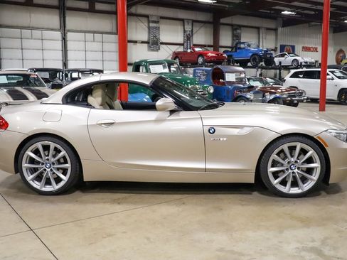 Used 2011 BMW Z4 sDrive35i image 4