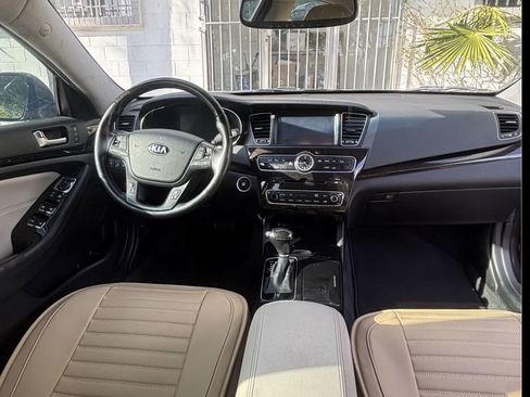 Used 2014 Kia Cadenza Premium w/ Technology Package image 12