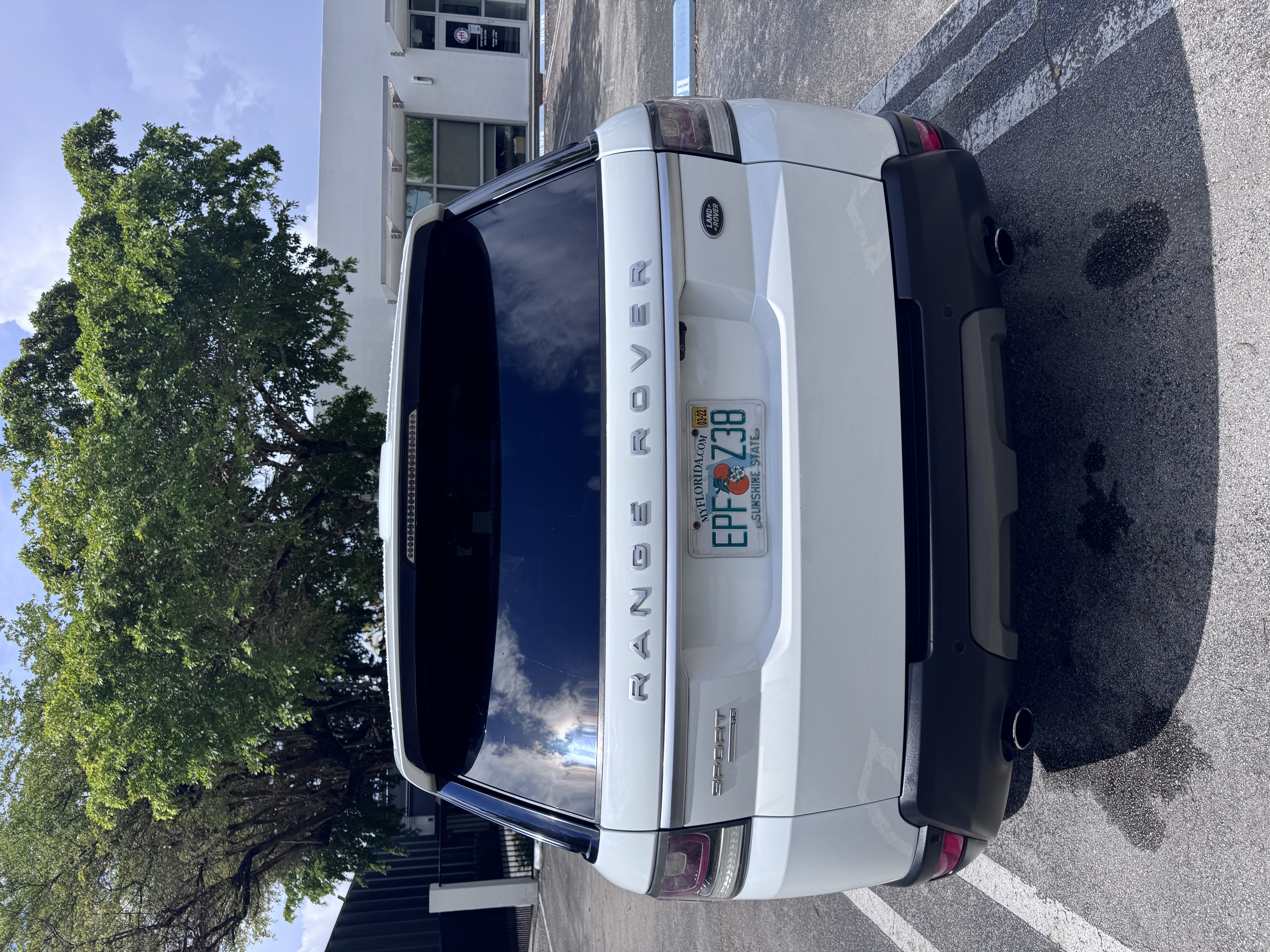 Used 2016 Land Rover Range Rover Sport SE AWD/4WD image 8