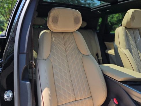 Used 2026 Cadillac Lyriq V image 14