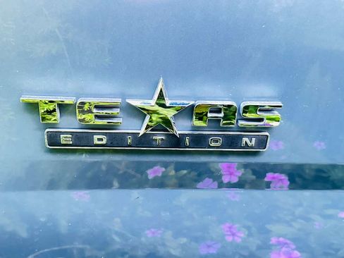 Used 2016 Chevrolet Suburban LT w/ Texas Edition Package image 8