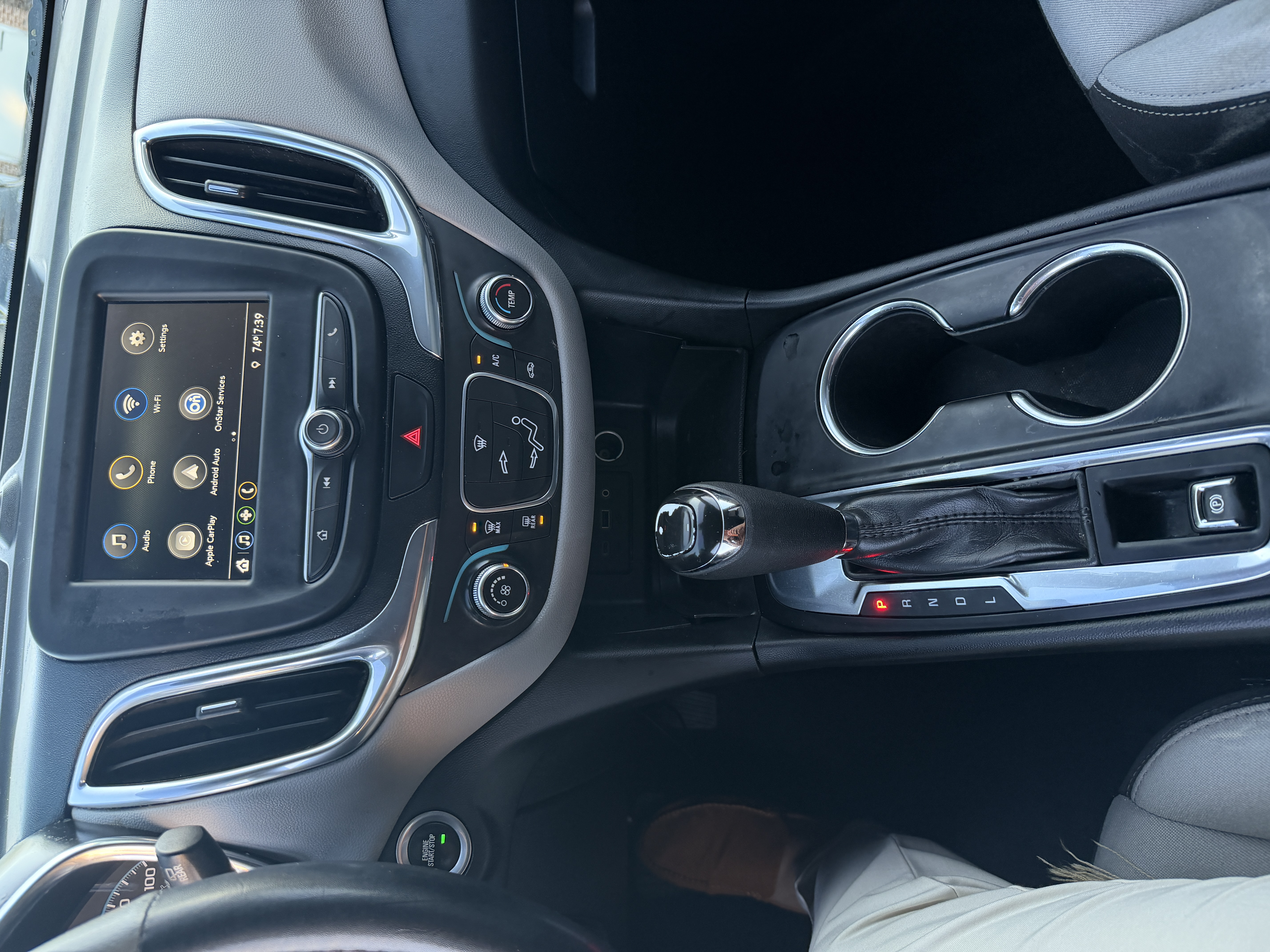 Used 2019 Chevrolet Equinox LS w/ LS Convenience Package FWD image 18