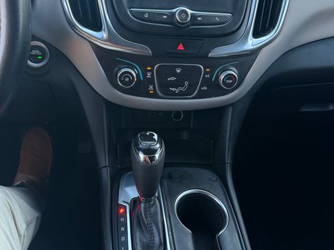 Used 2019 Chevrolet Equinox LS w/ LS Convenience Package FWD image 18