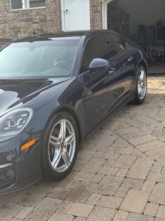Used 2023 Porsche Panamera image 11