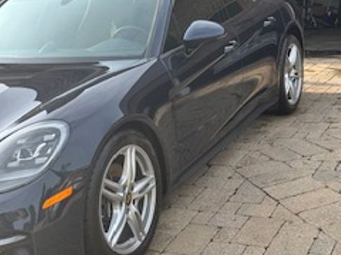 Used 2023 Porsche Panamera image 11