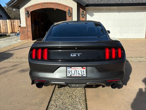 Used 2017 Ford Mustang GT Premium image 8