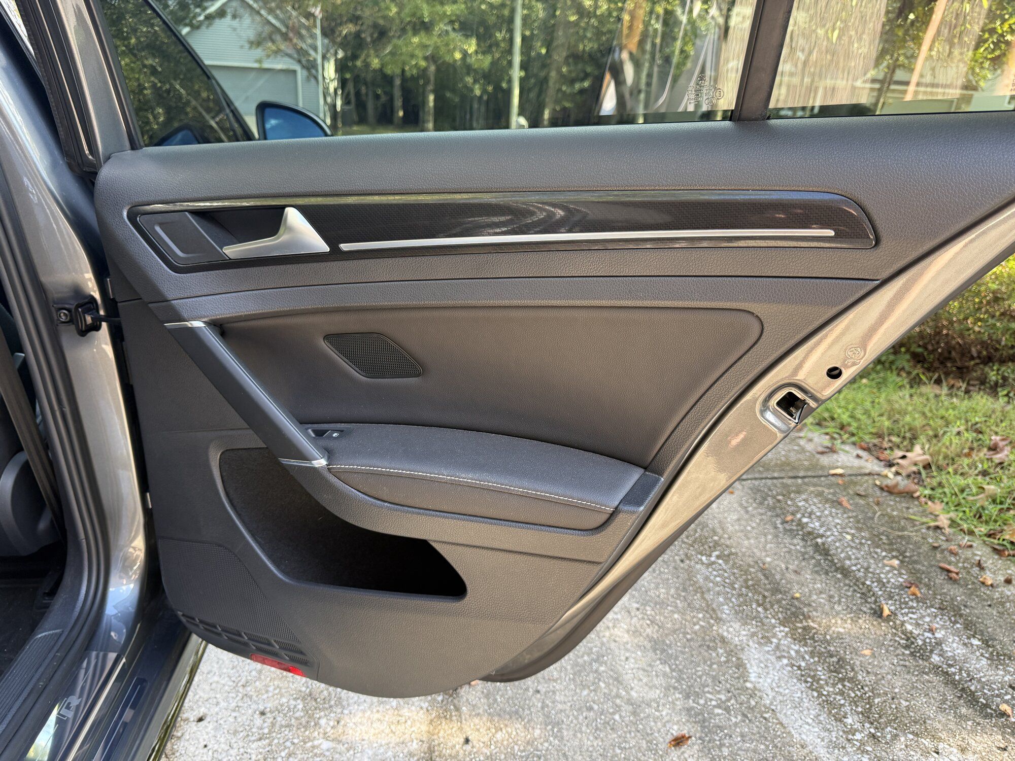 Used 2019 Volkswagen Golf 4-Door AWD/4WD image 17