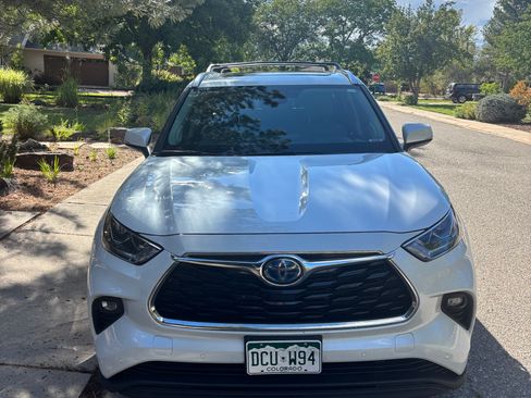 Used 2023 Toyota Highlander Limited AWD/4WD image 6