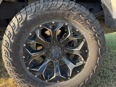 Used 2019 Ford F250 XLT w/ XLT Premium Package AWD/4WD image 11