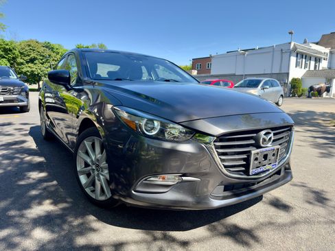 Used 2017 MAZDA MAZDA3 Touring FWD image 5