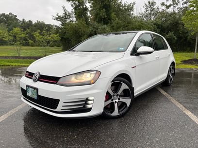 Used 2017 Volkswagen GTI SE