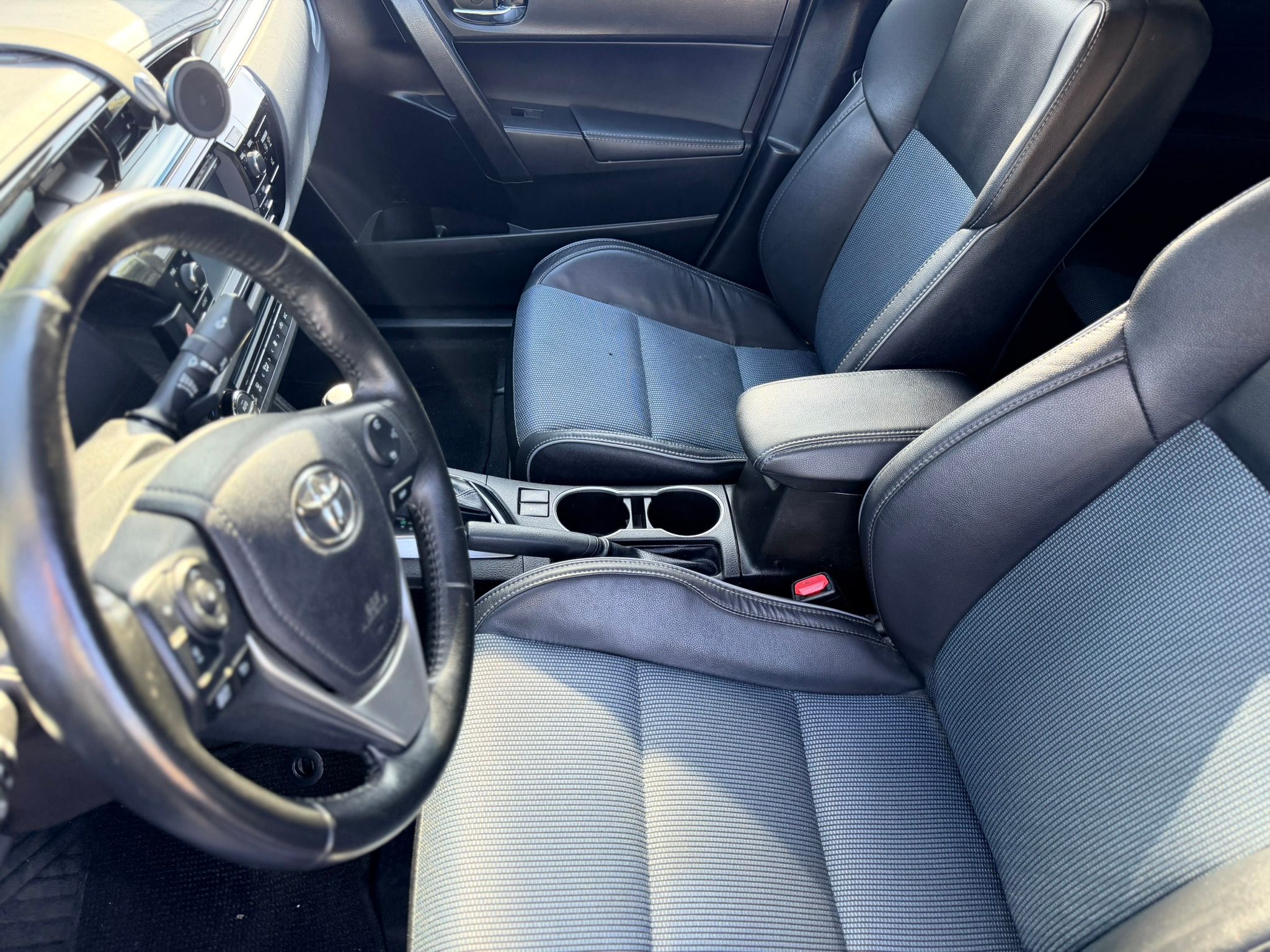 Used 2016 Toyota Corolla S FWD image 21