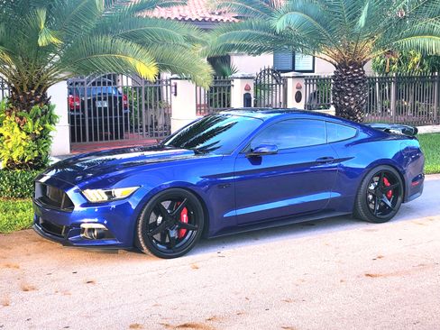 Used 2015 Ford Mustang GT Premium image 17