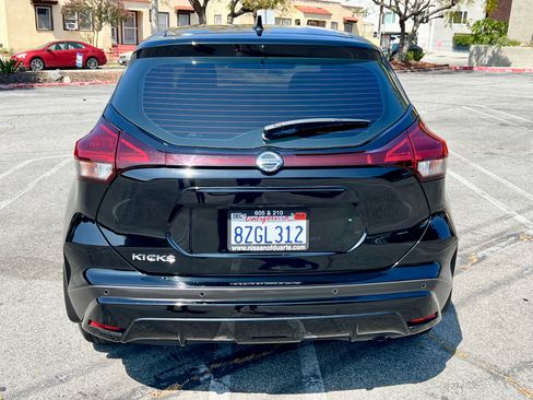 Used 2021 Nissan Kicks S FWD image 9