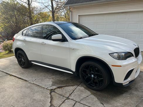 Used 2010 BMW X6 xDrive50i image 12