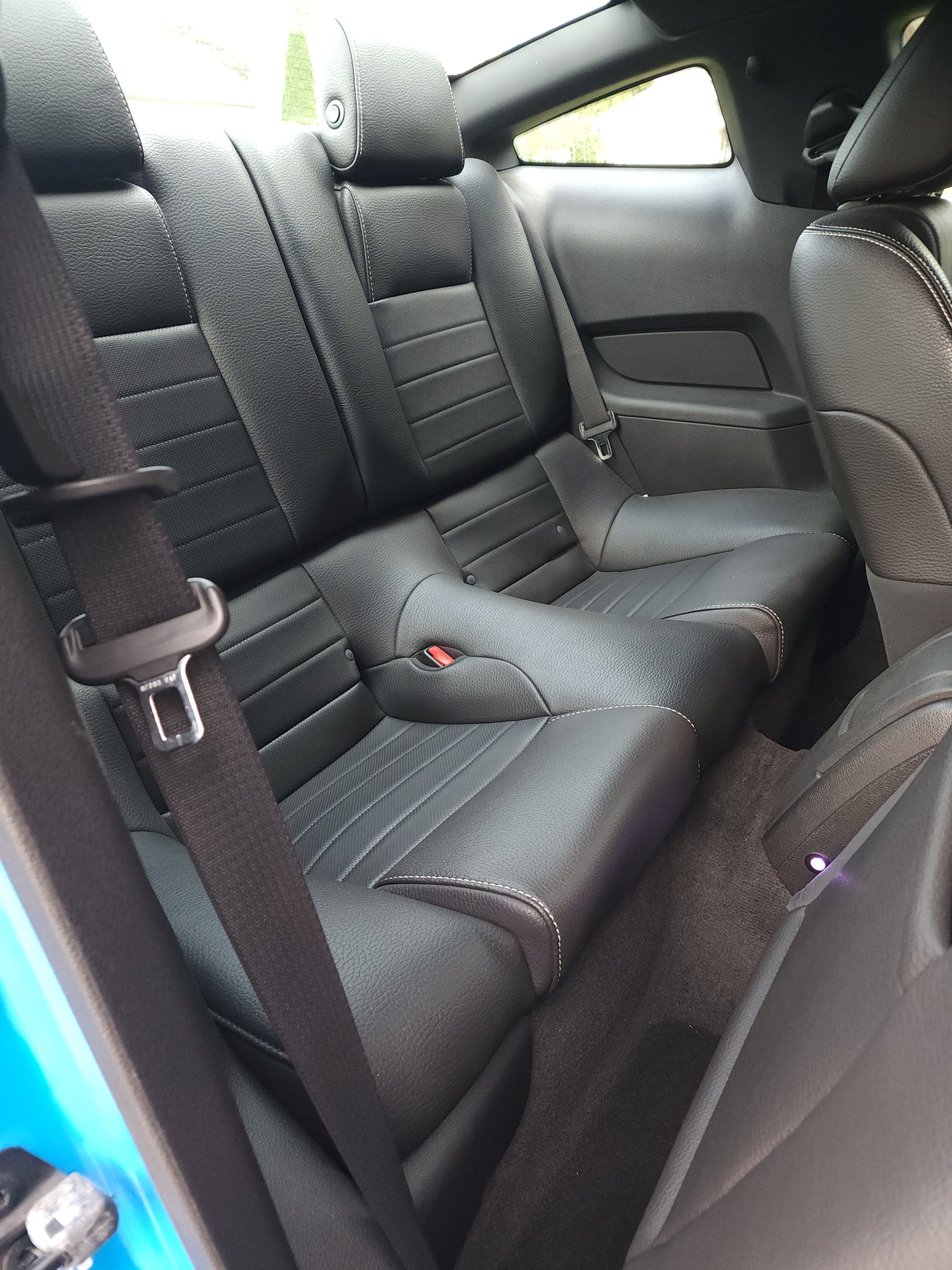 Used 2011 Ford Mustang Premium w/ 202A Rapid Spec Order Code RWD image 15
