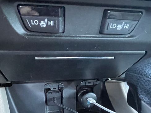 Used 2013 Honda Civic Hybrid Sedan image 9