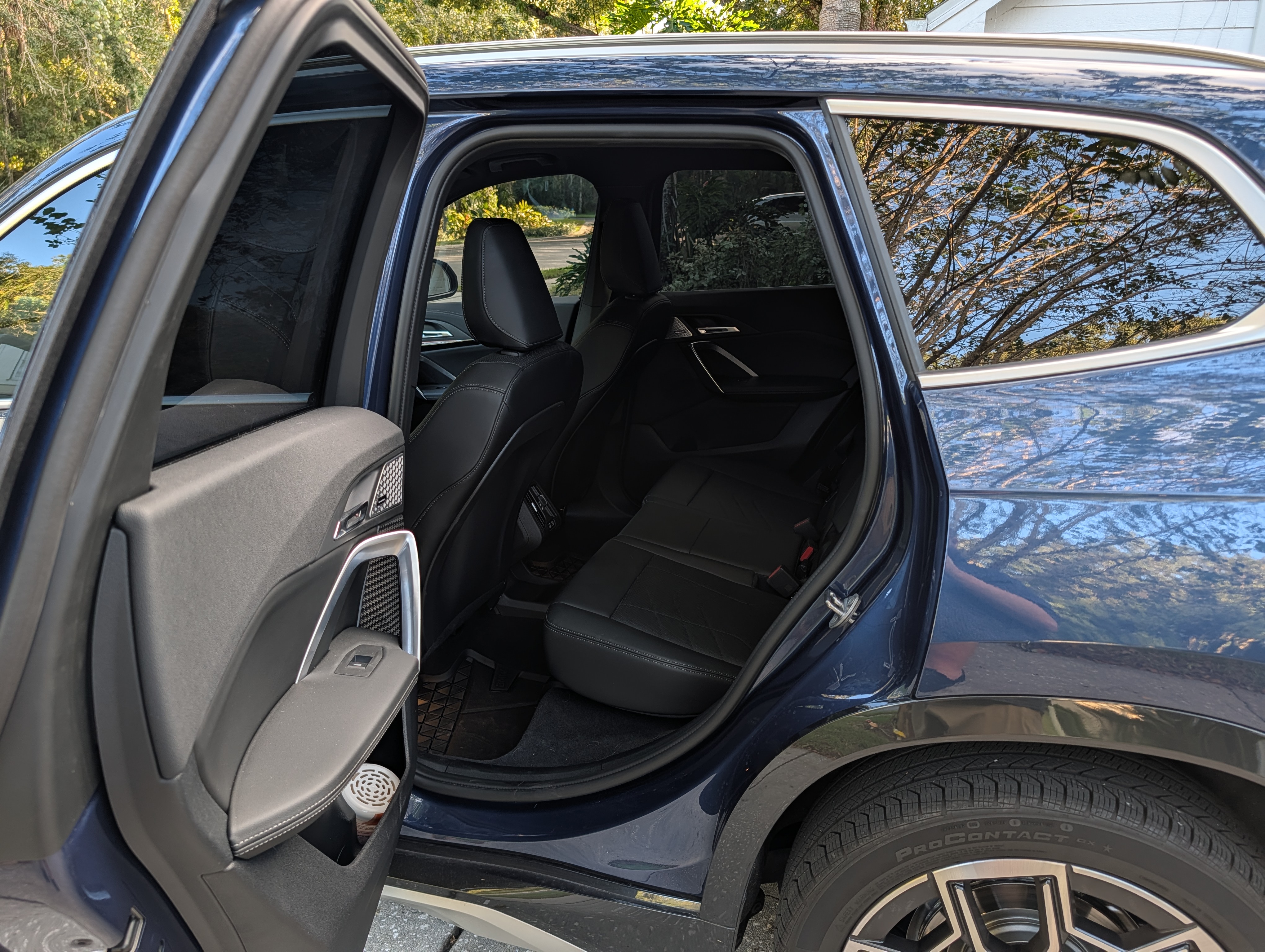 Used 2025 BMW X1 xDrive28i w/ Convenience Package AWD/4WD image 19