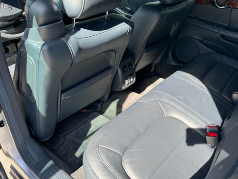 Used 2004 Cadillac De Ville Sedan w/ Equipment Group image 25