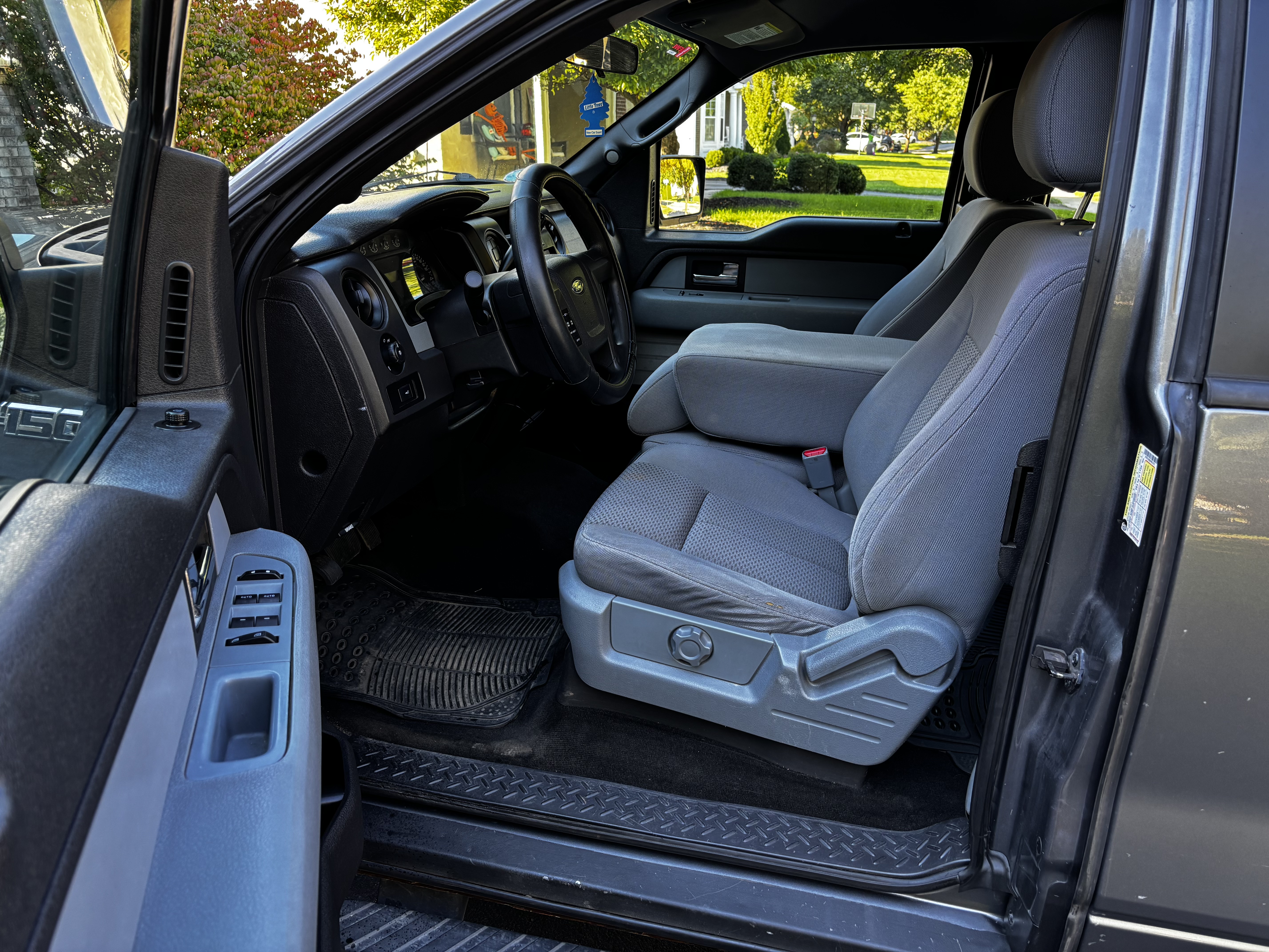 Used 2012 Ford F150 STX w/ STX Decor Pkg AWD/4WD image 11