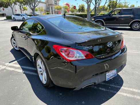 Used 2011 Hyundai Genesis 2.0T RWD image 15