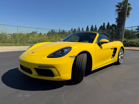 Used 2017 Porsche 718 Boxster S image 4