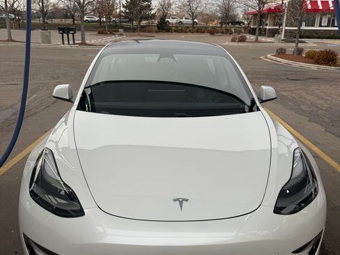Used 2021 Tesla Model 3 Standard Range Plus image 1