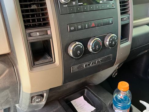 Used 2012 RAM 2500 ST w/ Chrome Appearance Group image 8