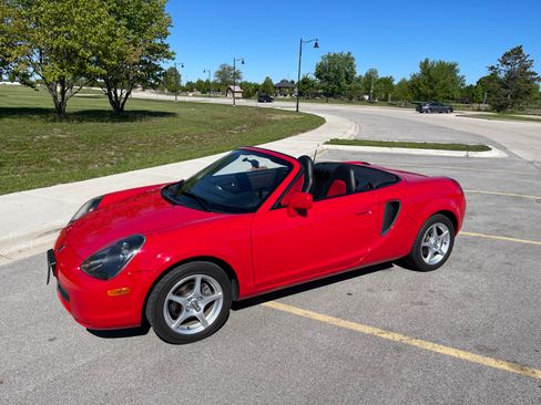 Used 2001 Toyota MR2 RWD image 4