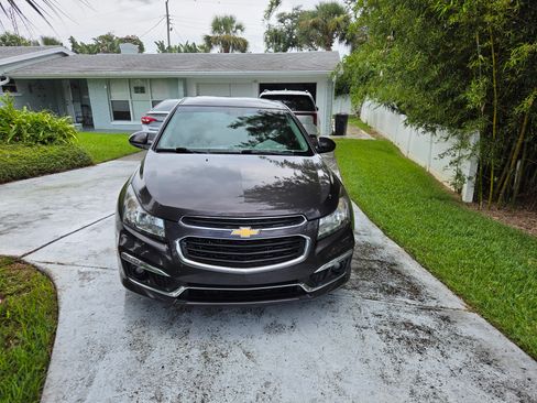 Used 2015 Chevrolet Cruze LTZ w/ Sun, Sound and Sport Package FWD image 4