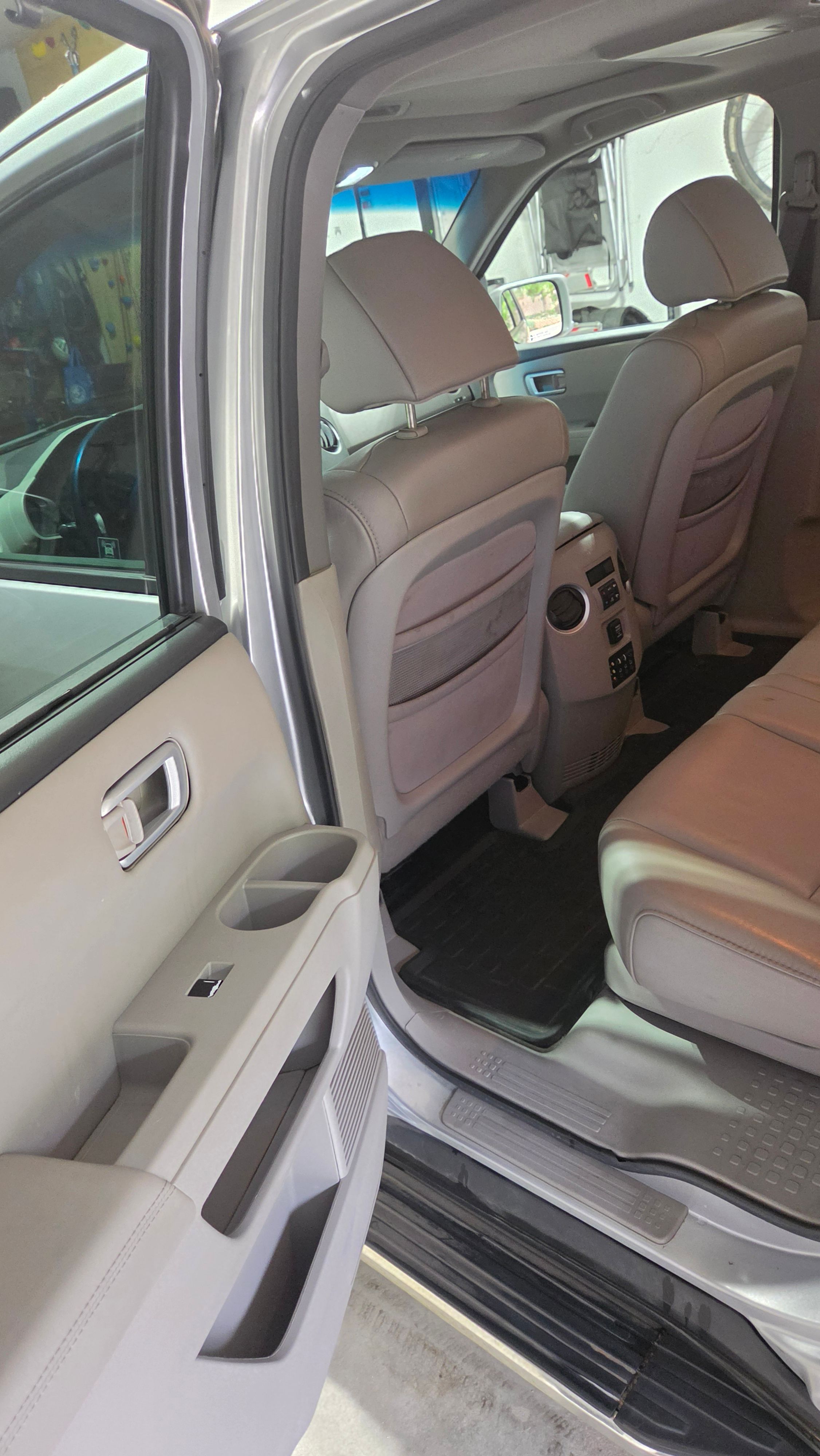 Used 2011 Honda Pilot Touring image 16