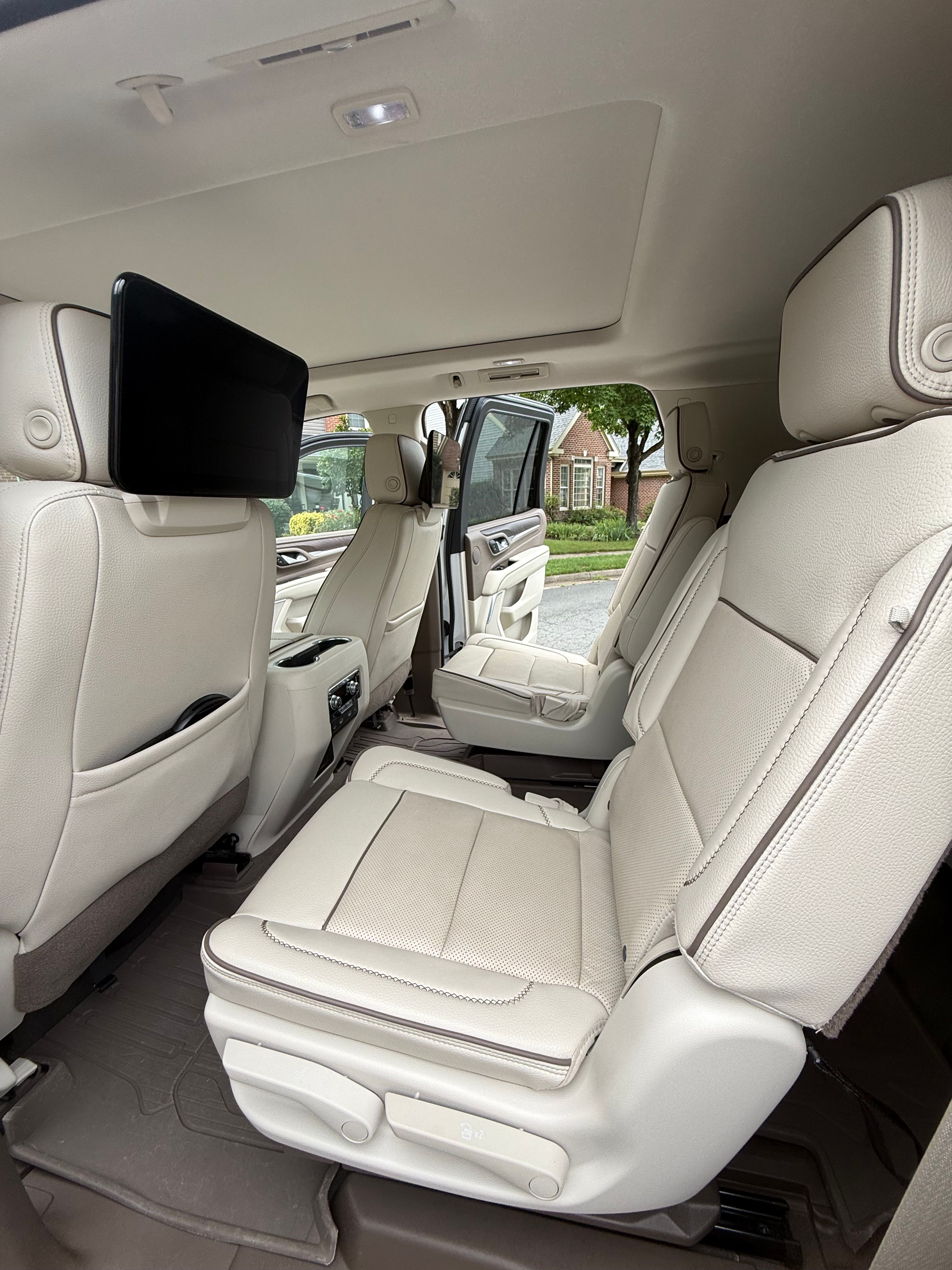 Used 2021 GMC Yukon Denali w/ LPO, Illumination Package AWD/4WD image 25