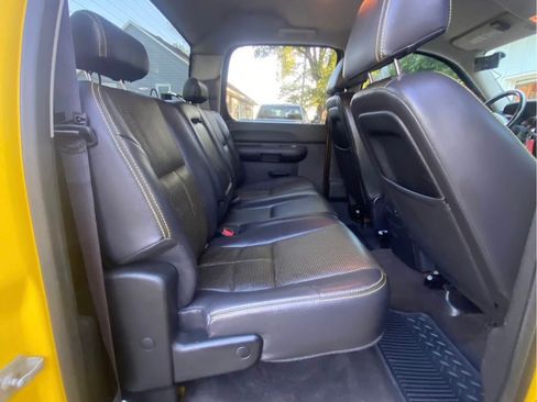 Used 2014 Chevrolet Silverado 2500 LT w/ Interior Plus Package AWD/4WD image 13