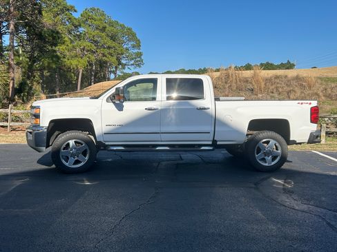 Used 2015 Chevrolet Silverado 2500 LTZ w/ Duramax Plus Package image 7