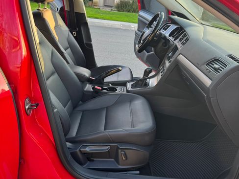 Used 2015 Volkswagen Golf TDI SE image 10