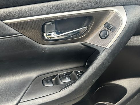 Used 2015 Nissan Altima 2.5 SL w/ Moonroof Package image 12