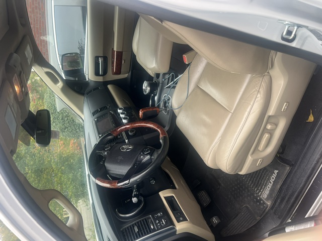 Used 2022 Toyota Sequoia Platinum AWD/4WD image 11