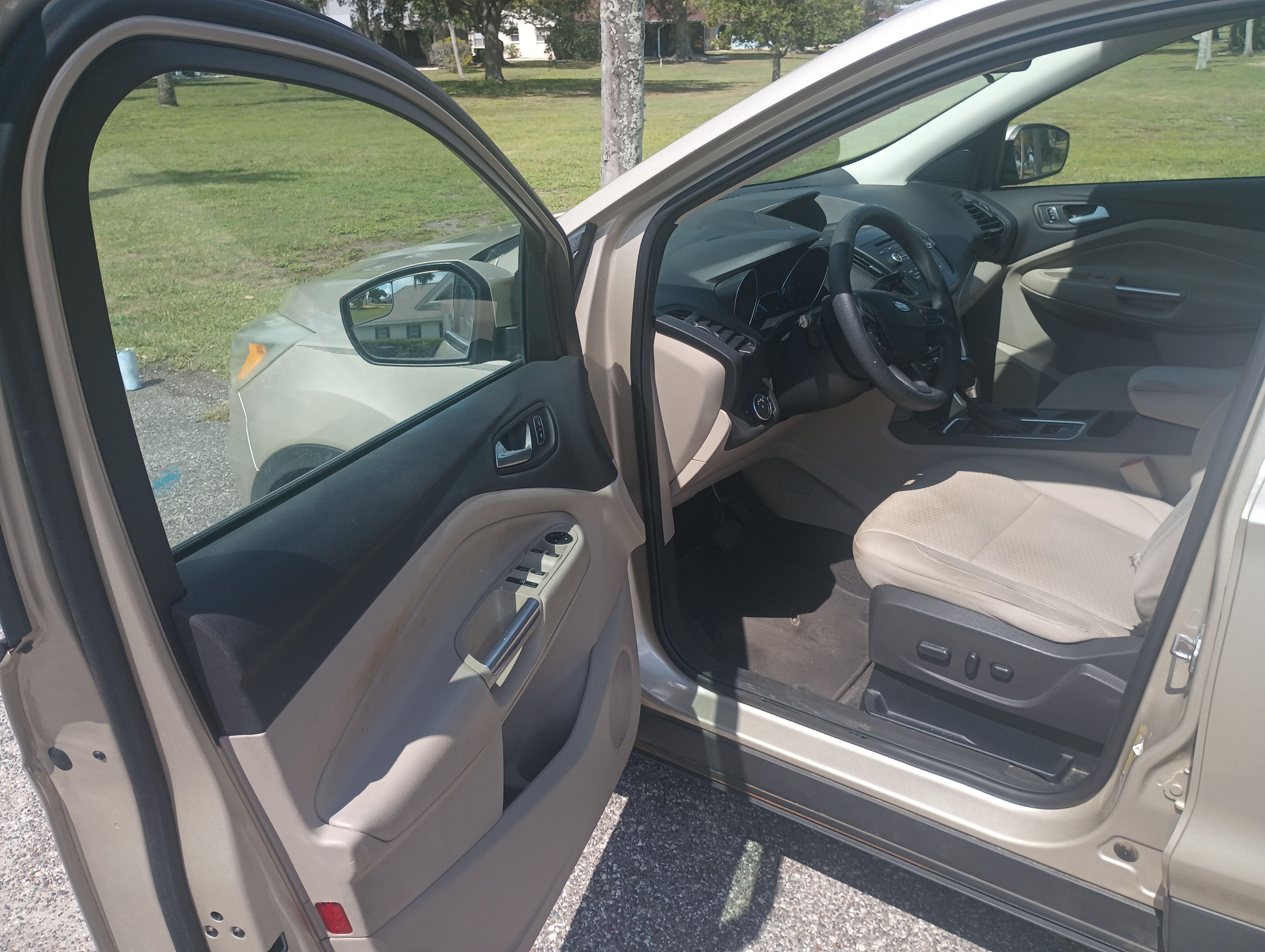 Used 2017 Ford Escape SE FWD image 11