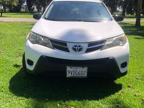 Used 2015 Toyota RAV4 LE FWD image 5
