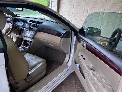 Used 2004 Toyota Solara SLE FWD image 6