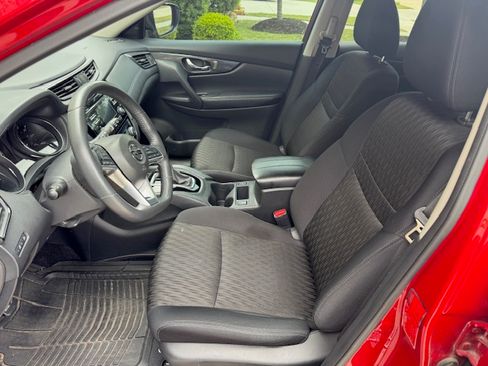 Used 2017 Nissan Rogue SV image 12