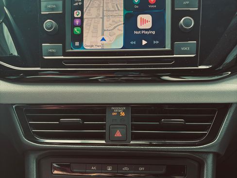 Used 2022 Volkswagen Taos S image 8