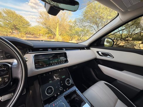 Used 2020 Land Rover Range Rover Velar R-Dynamic S image 14