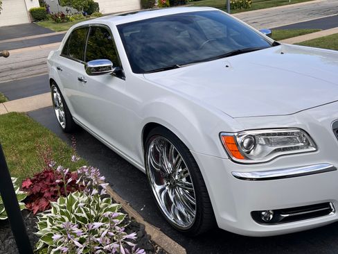 Used 2012 Chrysler 300 C w/ Beats Audio Group RWD image 6