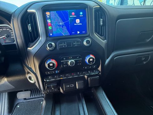 Used 2023 GMC Sierra 2500 Denali w/ Denali Black Diamond Edition image 13