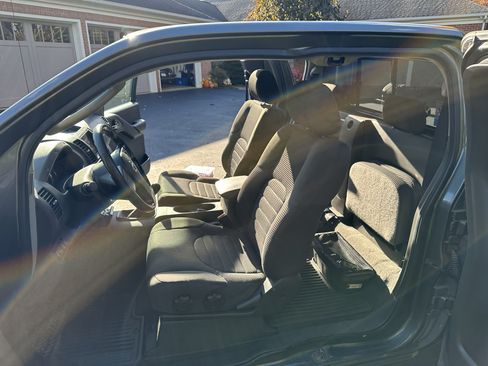 Used 2007 Nissan Frontier NISMO image 12