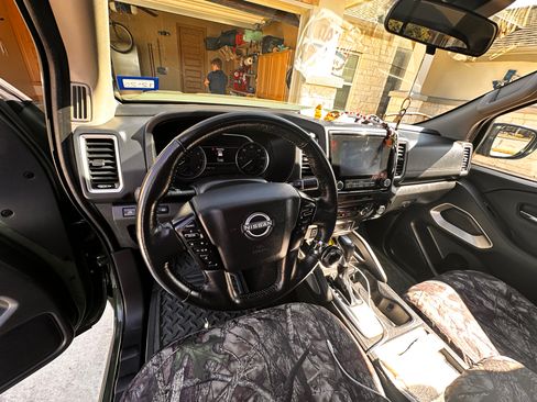 Used 2022 Nissan Frontier SV image 12