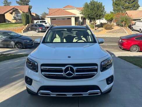 Used 2021 Mercedes-Benz GLB 250 image 2