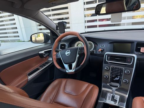 Used 2012 Volvo S60 T5 w/ Dynamic Pkg FWD image 11