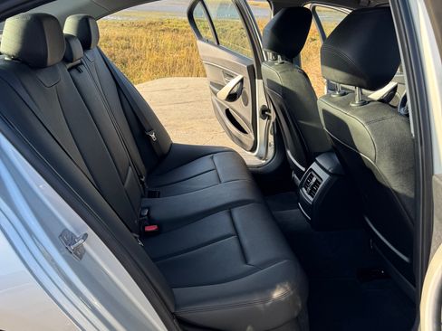 Used 2014 BMW 320i Sedan image 4